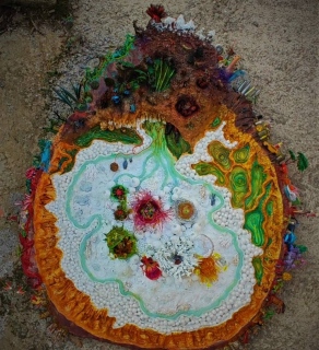 Animéral ou A l'intérieur des pierres - Peintures bas-reliefs