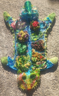 Peau de bêtes - Peintures bas-reliefs